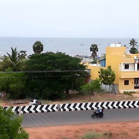 Le Holiday Inn Pondicherry Exterior photo