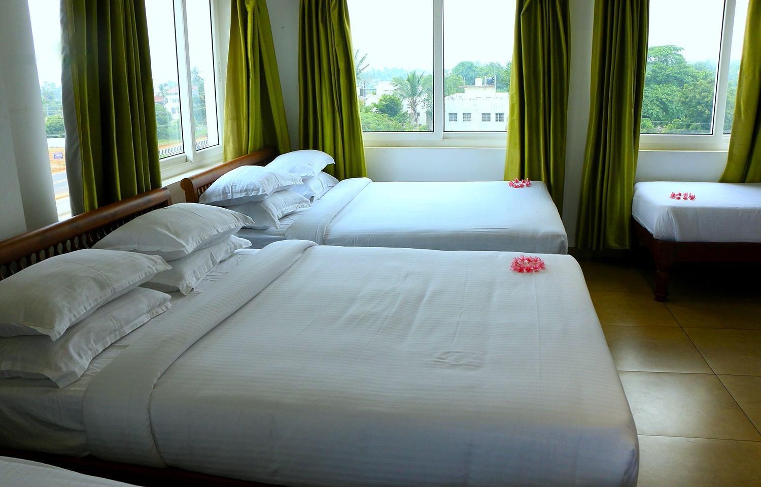 Le Holiday Inn Pondicherry Exterior photo